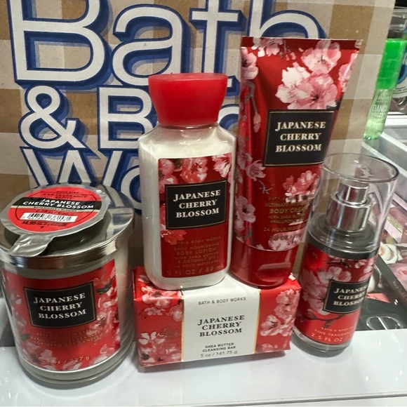 Bath & Body Works Japanese Cherry Blossom Set - Picture 2 of 3